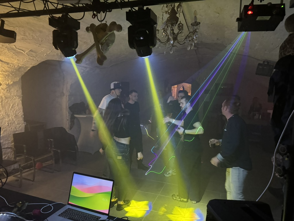 Serata musicale Ristorante Negromante Locarno - Impianto audio indoor Ticino