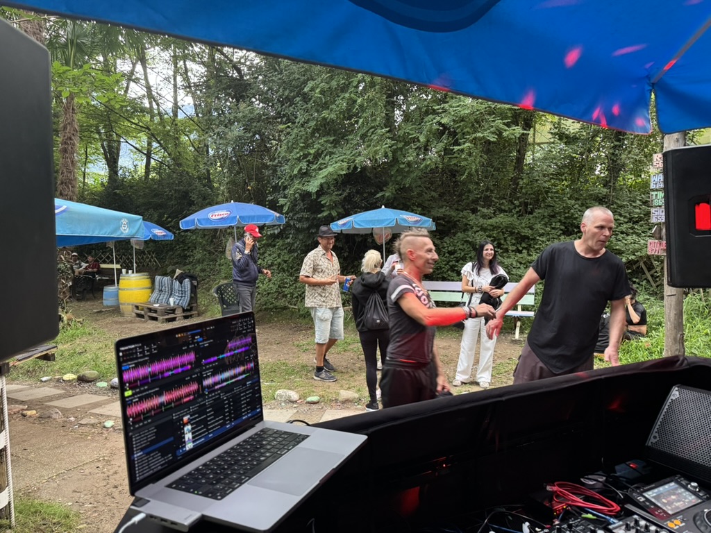 Serata musicale all'aperto Kibanda Avegno - Impianto audio outdoor Ticino